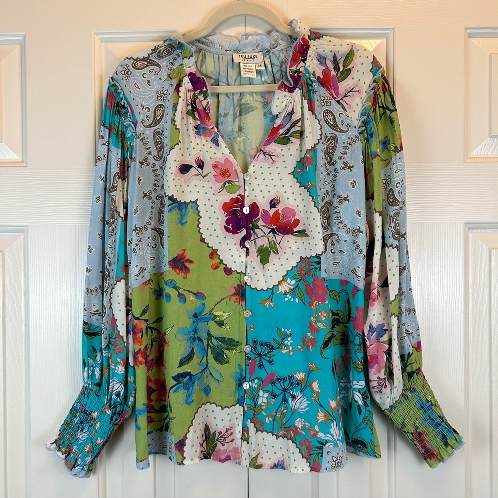 Tru Luxe Jeans Floral Button Up Blouse Top